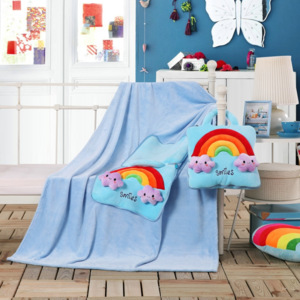 Dětská deka s polštářem TRAVEL RAINBOW 110x160 cm s povlakem 32x32 cm Mybesthome vzor duha