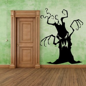 Samolepka na zeď - Halloweenský děsivý strom (46x60 cm)