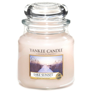 Yankee candle Svíčka ve skleněné dóze - Západ slunce u jezera, 410 g