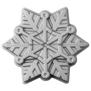 Nordic Ware Forma na koláč Frozen Snowflake Bundt® stříbrná