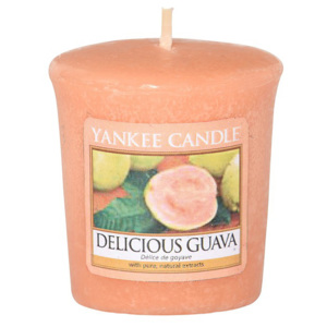 Yankee Candle - votivní svíčka Delicious Guava (Nádherná letní ovocně svěží kompozice. Nosu i chuti lahodící šťavnatá vůně čerstvé kvajávy a dalšího t