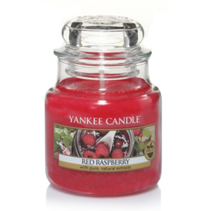 Yankee Candle - Red Raspberry 104g (Štiplavě sladké aroma vzácného daru přírody. Není nic chutnějšího než čerstvě utržené maliny...)