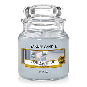 Yankee Candle – vonná svíčka A Calm & Quiet Place, malá 104 g