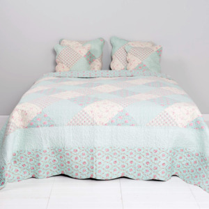 Přehoz na postel Clayre & Eef 230x260 cm, Q133.061 (Krásný vzor v zelených odstínech s motivem růží.)