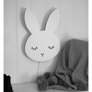 Nástěnná lampička Spící králíček - bílý dřevěný podklad