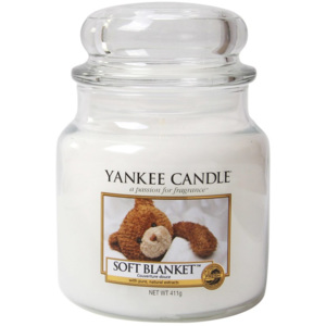 Yankee Candle - Soft Blanket 411g (Zabalte se do sladkých snů s nejněžnější ukolébavkou čistých citrusů, luxusní vanilky a hřejivé ambry. Tato vůně je