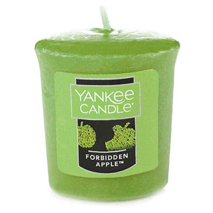 Yankee Candle – votivní svíčka Forbidden Apple 49 g