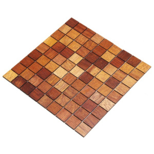 Merbau mozaika- dřevěný obklad 30 x 30 mm (Dřevěná mozaika, obklad z masivního dřeva. Dekorativní výzdoba stěn v interiéru, vč. koupelen a kuchyní.)