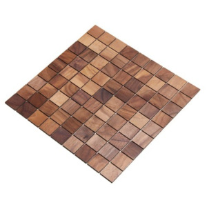 Ořech mozaika- dřevěný obklad 30 x 30 mm (Dřevěná mozaika, obklad z masivního dřeva. Dekorativní výzdoba stěn v interiéru, vč. koupelen a kuchyní.)