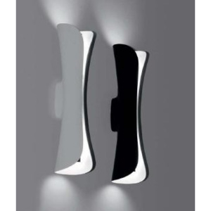 AR 1372010A Nástěnné svítidlo CADMO černá/bílá 2x26(32)W termoplast v.54cm - ARTEMIDE