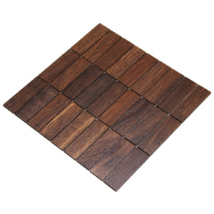 Dub tabák mozaika- dřevěný obklad 30 x 93 mm (Dřevěná mozaika, obklad z masivního dřeva. Dekorativní výzdoba stěn v interiéru, vč. koupelen a kuchyní.