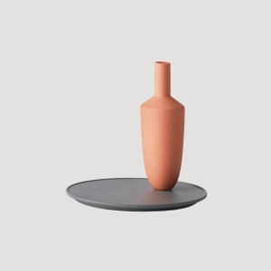 Hliněná váza s ocelovým podnosem - BALANCE / MUUTO