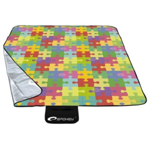 Pestrobarevná pikniková deka s motivem puzzle