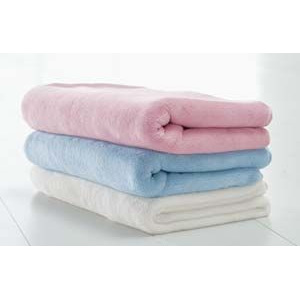 BabyDan-Komfortní deka z oboustranného fleesu bílá