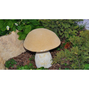 Velká houba - kamenná socha z pískovce