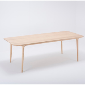 Jídelní stůl z masivního dubového dřeva Gazzda Fawn, 220 x 90 cm