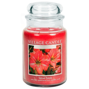 Village Candle - vonná svíčka Sametové Květy 737g (Velvet Petals. Pohlaďte svou mysl sametovými tóny okvětních lístků amarylisu jejichž lehkost a půva