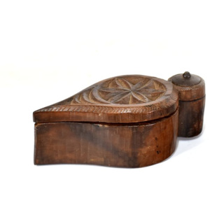 Krabička na Tiku, antik, teakové dřevo, ručně vyřezaná, 17x9x6cm