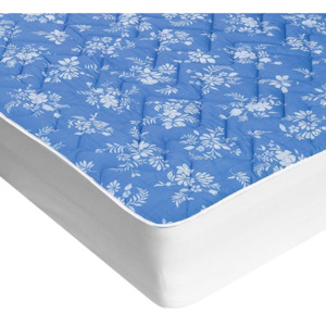 Prošívaný chránič matrace s aloe vera modrý s bílými květy
