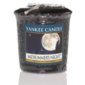 Yankee Candle - votivní svíčka Midsummers Night (Omamná a mužná směs pižma, pačuli, šalvěje a mahagonové kolínské. Krásná a velmi smyslná, přesto čist