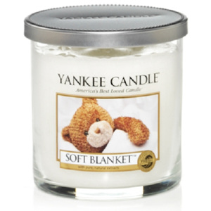 Vonná svíčka Yankee Candle Soft Blanket Decor malý 198 GRAMŮ