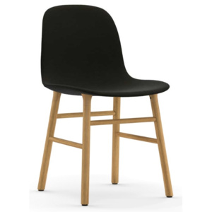 Výprodej Normann Copenhagen designové židle Form Chair Wood (polstrovaní černá, podnož dub)