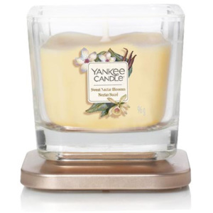 Yankee Candle Elevation - vonná svíčka Sweet Nectar Blossom 96g (Sladká vanilka se příjemně mísí s vůní krémového kokosu a jemné konvalinky, výsledkem