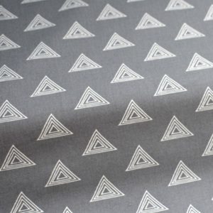 1 m bavlna Art Gallery Fabrics "triangle"