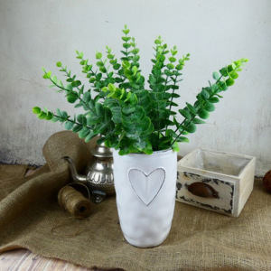 Bílá keramická váza se srdcem 22 cm