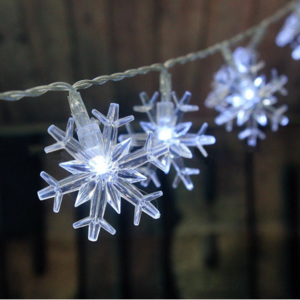 Dejtonazed Vánoční světelný řetěz, bílé LED diody ve tvaru sněhových vloček, délka 3 m