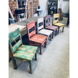 Stará Krása – Ruční výroba Dubová jídelní židle z přírodního masivu v barevné provedení