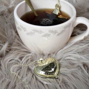 Kovové sítko na čaj Heart Brass