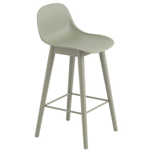 Muuto Barová stolička Fiber s opěrkou, dřevěná podnož, dusty green