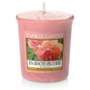 Yankee Candle - votivní svíčka Sun-Drenched Apricot Rose 49g (Doširoka rozkvetlá vůně jemných růžových lístků a chutné šťavnaté meruňky.)