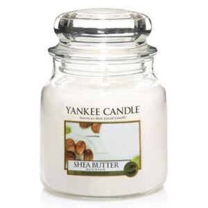 Yankee Candle - vonná svíčka Shea Butter 411g (Krémově hebká vůně s několika lístky něžných ovocných kvítků pro dokonalé hýčkání.)