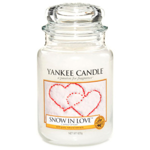 Vonná svíčka Yankee Candle Zasněženi Láskou, doba hoření 110 - 150 hodin