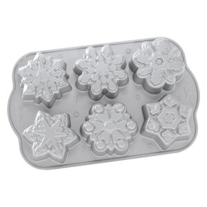 Nordic Ware Forma na 6 sněhových vloček Frozen Snowflake Bundt® stříbrná