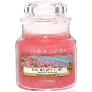 Vonná svíčka Yankee Candle Garden by the Sea, malá