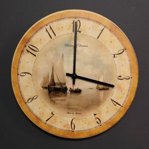 AMADEA Dřevěné hodiny nástěnné kulaté s motivem lodí, masivní dřevo, průměr 25 cm