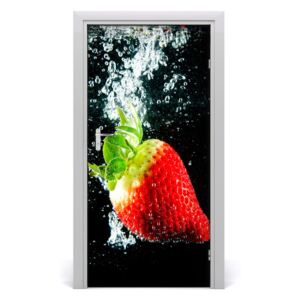 Fototapeta na dveře samolepící jahody pod vodou