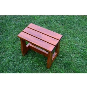Dřevěná zahradní stolička vhodná na zahradu i do gastronomických zařízení