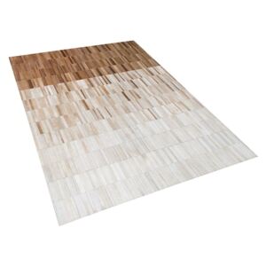 Béžový kožený koberec 140 x 200 cm YAGDA
