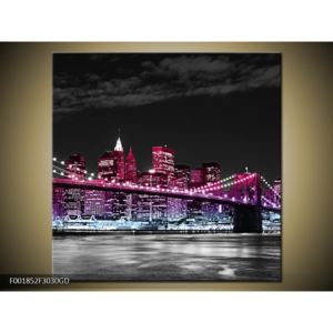 Obrat růžově nasvíceného města (F001852F3030GD)