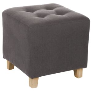 Šedý pouf, elegantně pokrytá stolička, která je praktickou a originální výzdobou bytu