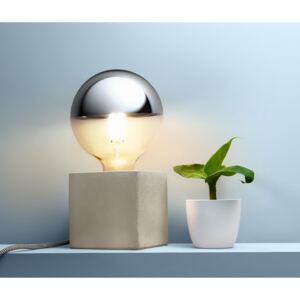Svítidlo s LED a betonovým podstavcem