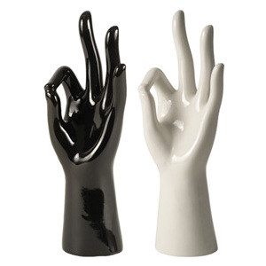 Autronic Porcelánová ruka na prstýnky - černá