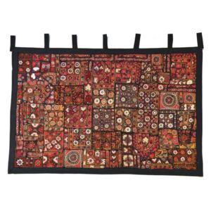 Červená patchworková tapiserie z Rajastanu se zrcátky, ruční práce, 98x145cm