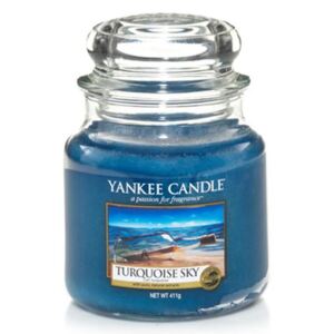 Yankee Candle - vonná svíčka Turquoise Sky (Tyrkysová obloha) 411g (Klidný slaný vzduch s vůní trávy pobřežních dun a pižma. Zažijte pocit volnosti pod zářivě modrou oblohou.)