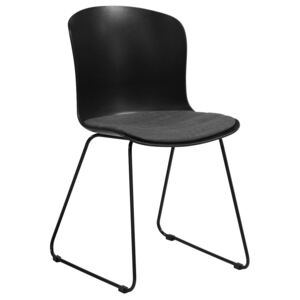 SCANDI Černá plastová jídelní židle Mantra